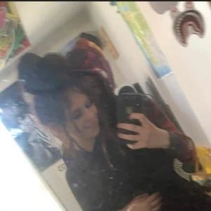 Meet your Posher, Jenelle